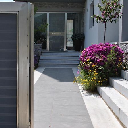 Elion Luxury Apartments Каламата Экстерьер фото