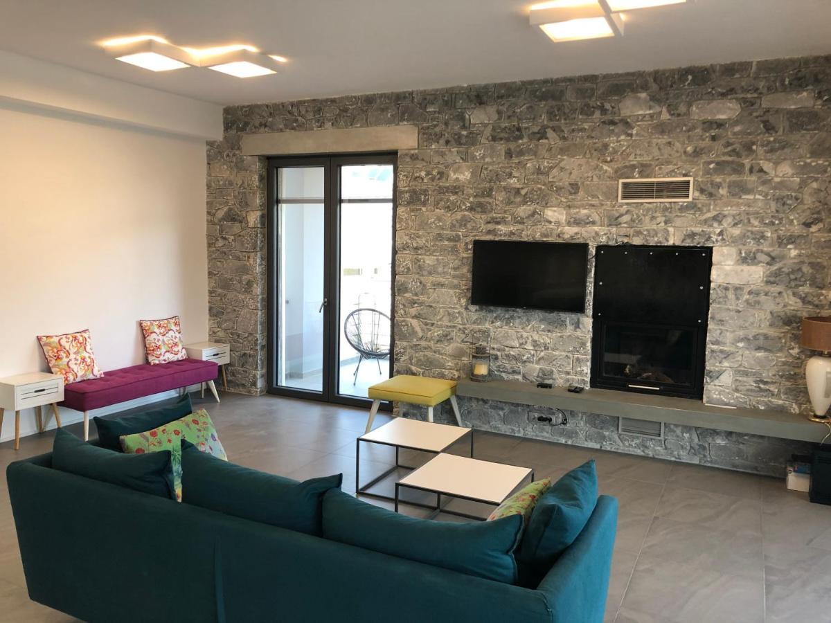 Elion Luxury Apartments Каламата Экстерьер фото
