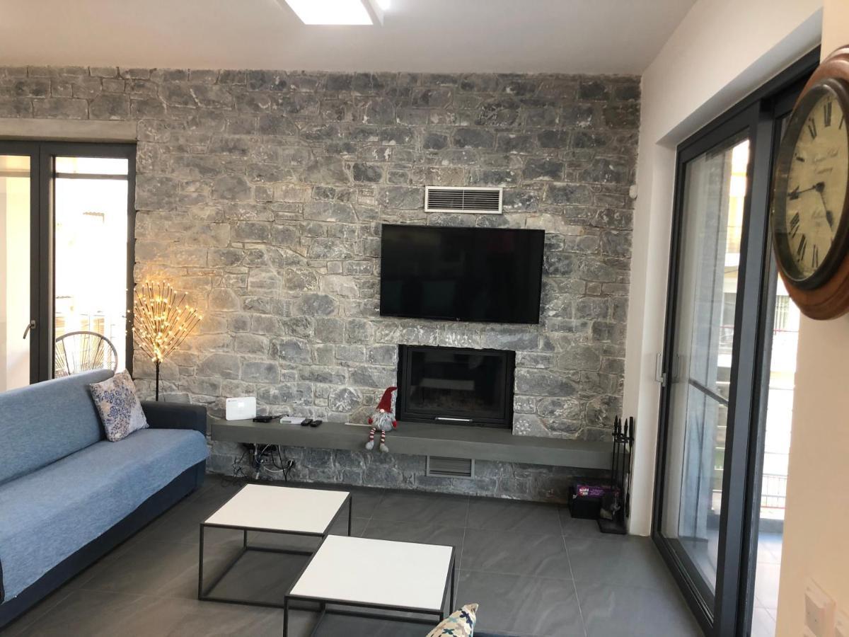 Elion Luxury Apartments Каламата Экстерьер фото