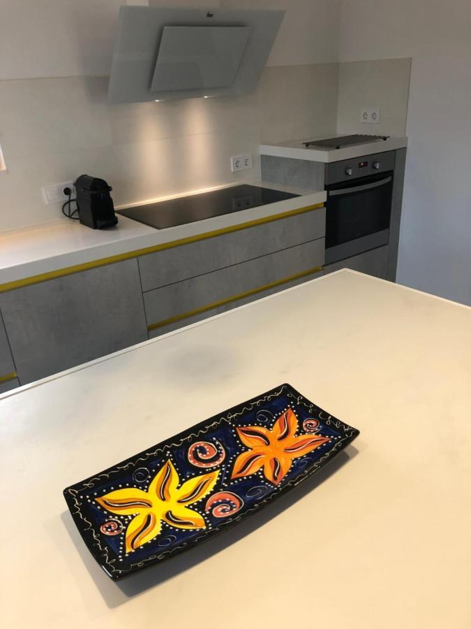 Elion Luxury Apartments Каламата Экстерьер фото